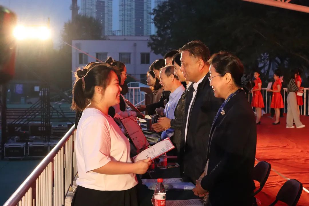 04d0d05890fb4daa8287ab2df223e66d.jpg 04d0d05890fb4daa8287ab2df223e66d.jpg