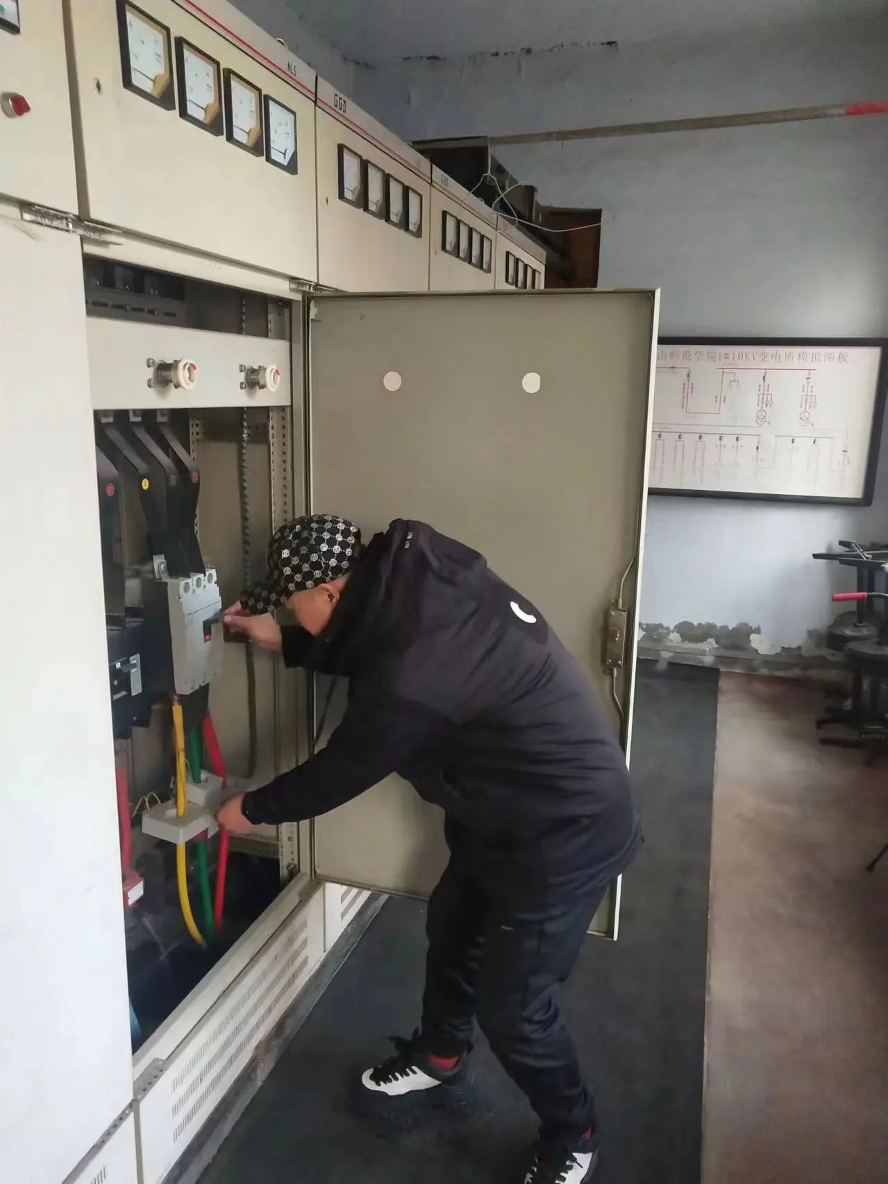 0347681c207d4fdcbd9fde27abe29069.jpg 0347681c207d4fdcbd9fde27abe29069.jpg