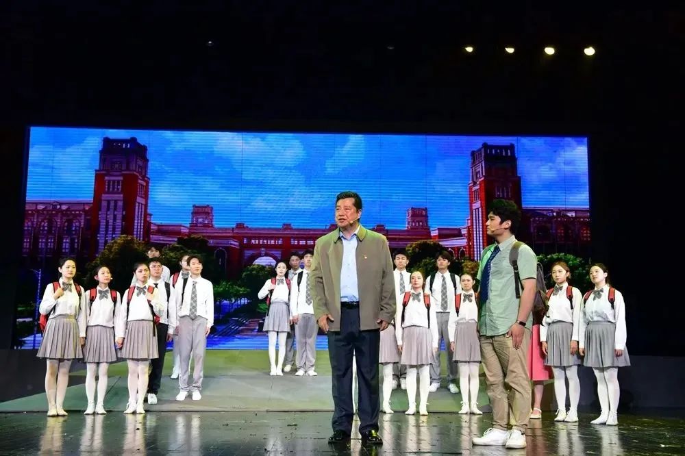 b1c439793e074c4ea58f90211740c163.jpg b1c439793e074c4ea58f90211740c163.jpg