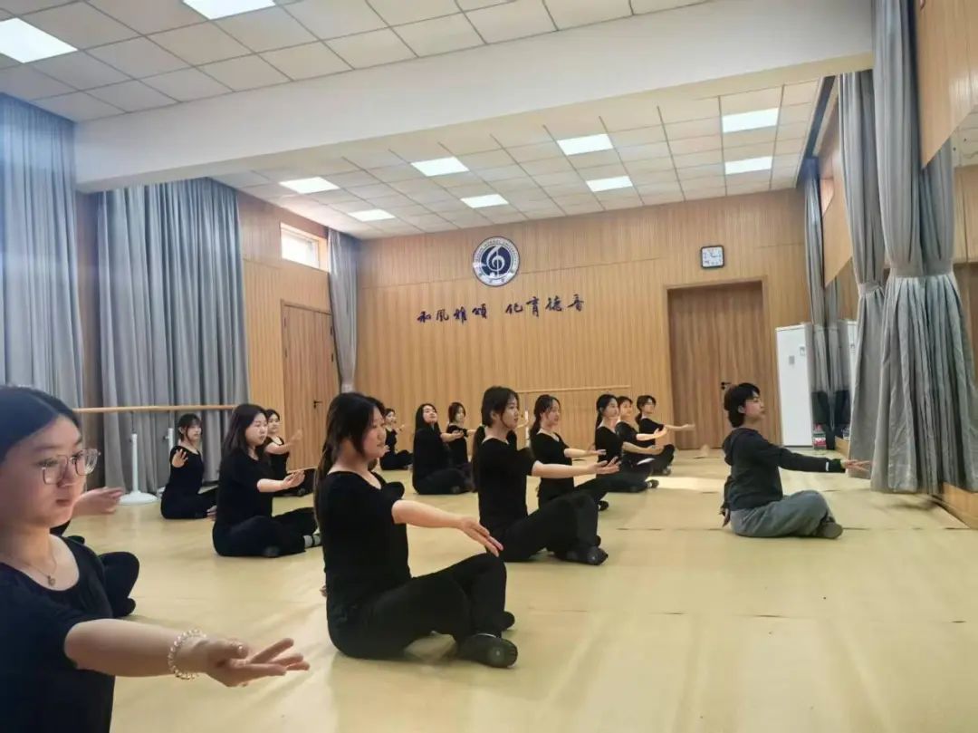 3cb3d50e1c6b4b9cac86cdb024ec379a.jpg 3cb3d50e1c6b4b9cac86cdb024ec379a.jpg