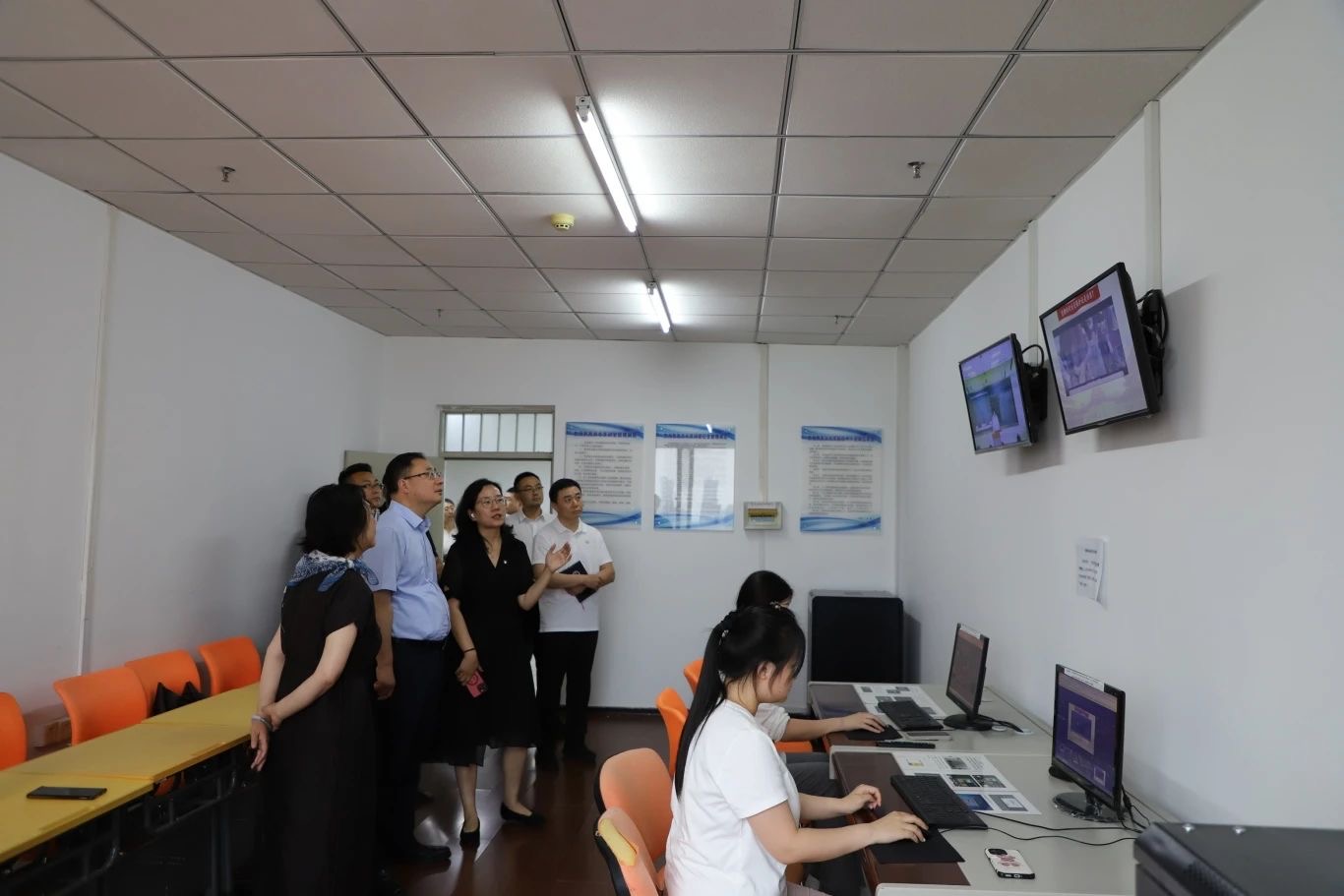 0c1392445a164178b13093fa8f436273.jpg 0c1392445a164178b13093fa8f436273.jpg